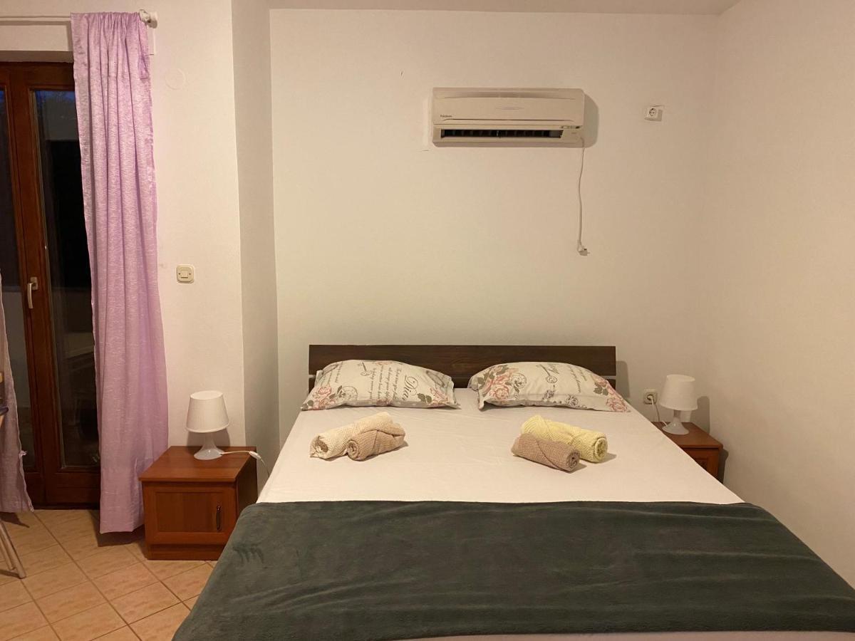 Malinska City Center Room For 2 Exterior photo